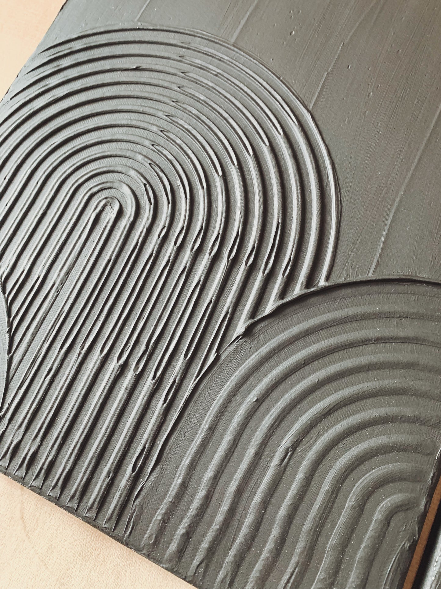 ZEN ARCH set of 3 in classic black – a minimalist and modern triptych of textured art pieces designed to bring harmony and sophistication to any room.