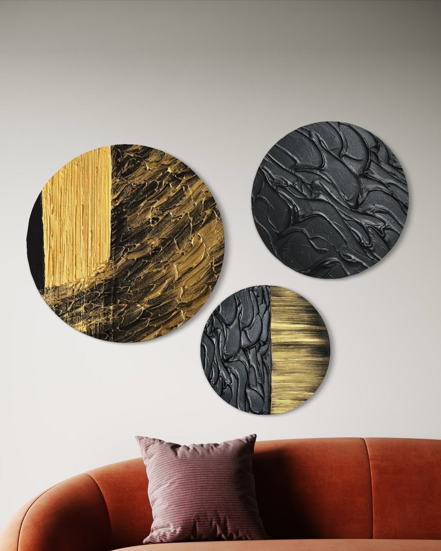 TRIO BLACK GOLD Round